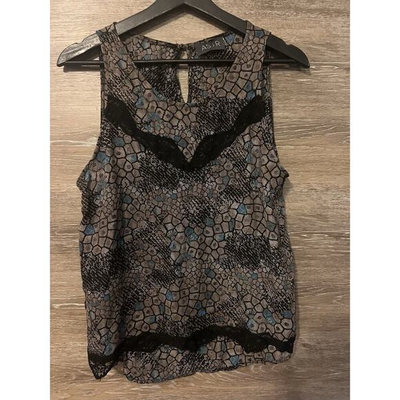 ASTR Sleeveless Top Sz Medium Tank Lace Geometric Career Office Summer - Picture 1 of 9